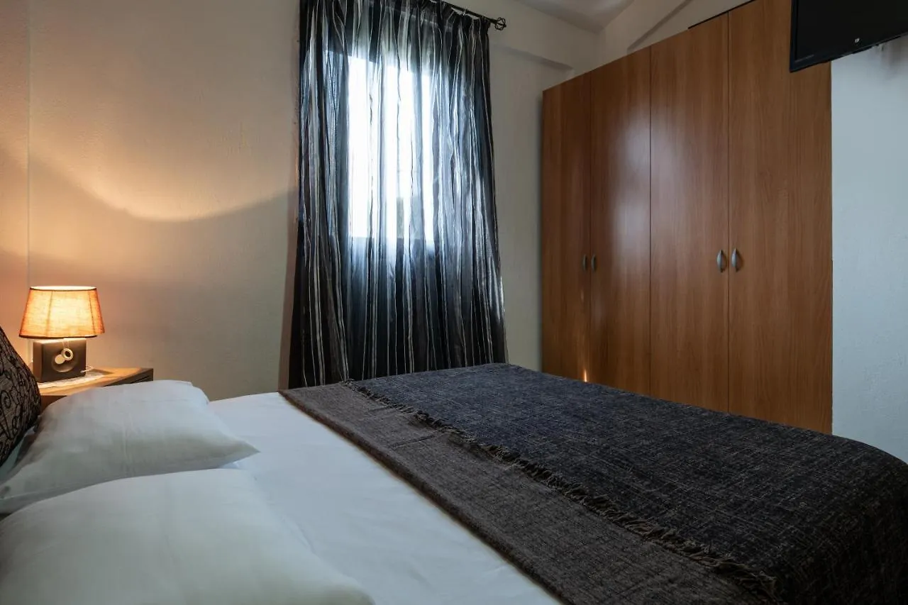 Maria Pitsioni Apartment Kalamitsi