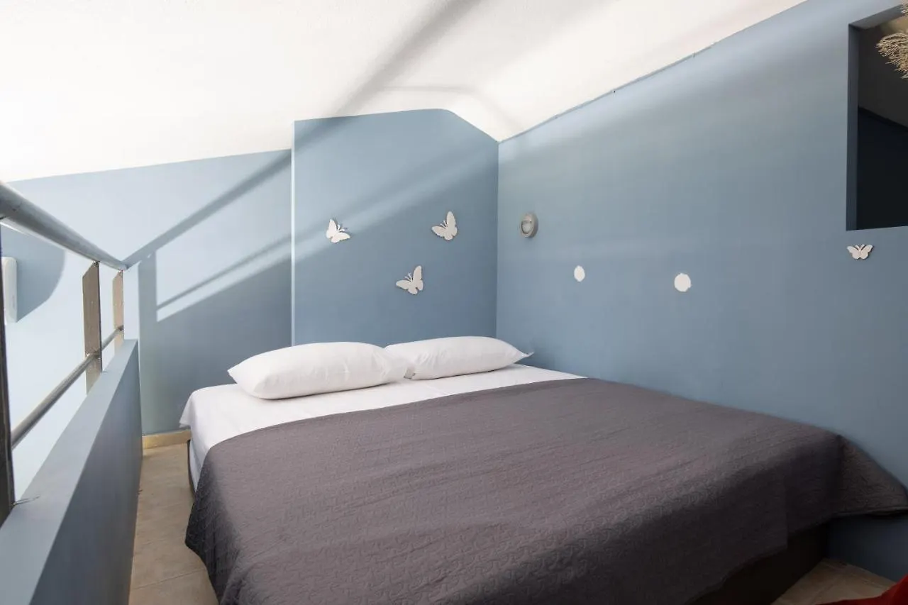 Maria Pitsioni Apartment Kalamitsi